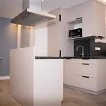 Luxury Cozy 2 Bdr Downtown Apt.5 Apartment *