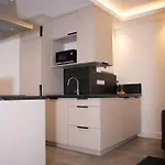 Luxury Cozy 2 Bdr Downtown Apt.5 *