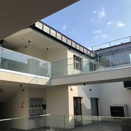 Luxury Cozy 2 Bdr Downtown Apt.5