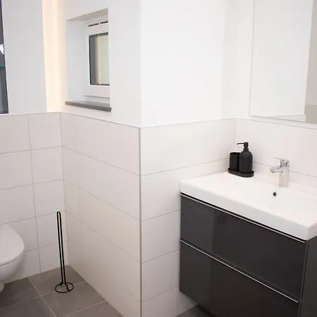 Luxury Cozy 2 Bdr Downtown Apt.5