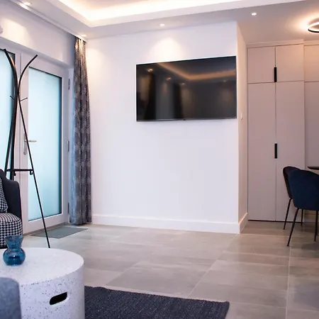 Luxury Cozy 2 Bdr Downtown Apt.5